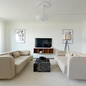 Apartment Beautiful 3 Bedroom Near Shopping & Metro, Copenhagen
